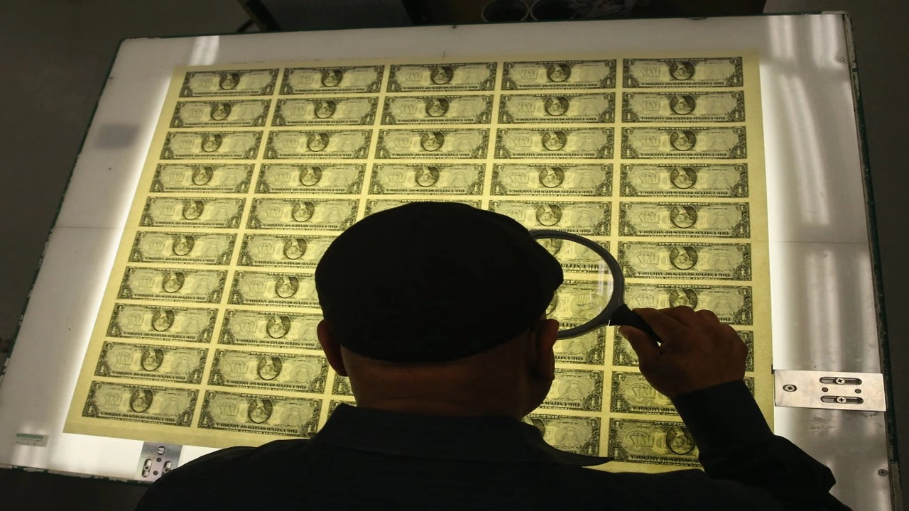 ارتفاع سعر صرف الدولار عقب قرار الفيدرالي الأمريكي بتثبيت أسعار الفائدة الحالية